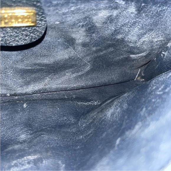 Gucci Beige and Black Monogram Shoulder Bag - Picture 12 of 16